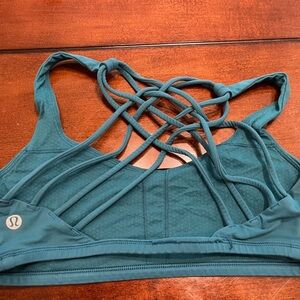 Lululemon Free to Be Bra